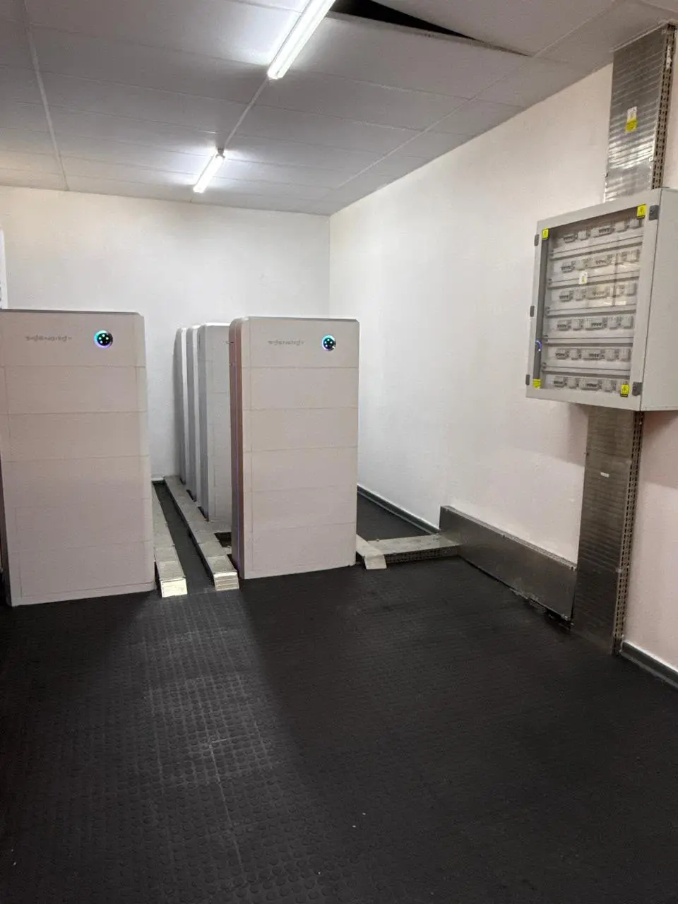 Battery Storage System Engineering Assessment | P&P Solar Commercial battery cabinets and distribution board inspected during a storage assessment